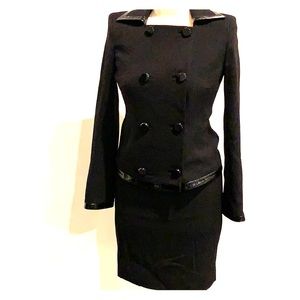 Black Elle Tahari suit
